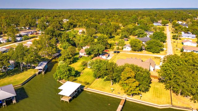 104 Bayside Street, Livingston, TX 77351