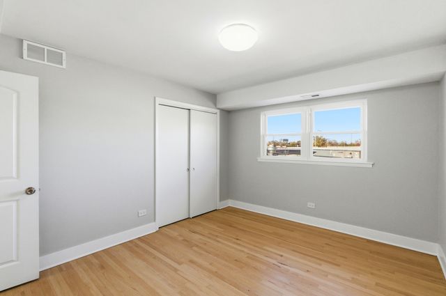 1215 Balmoral Avenue, Westchester, IL 60154