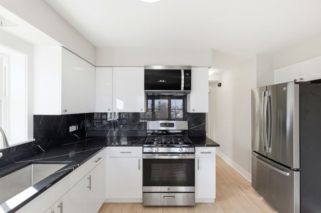 1215 Balmoral Avenue, Westchester, IL 60154