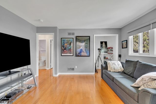 33 Hog Hollow Rd, Alexandria Twp., NJ 08867