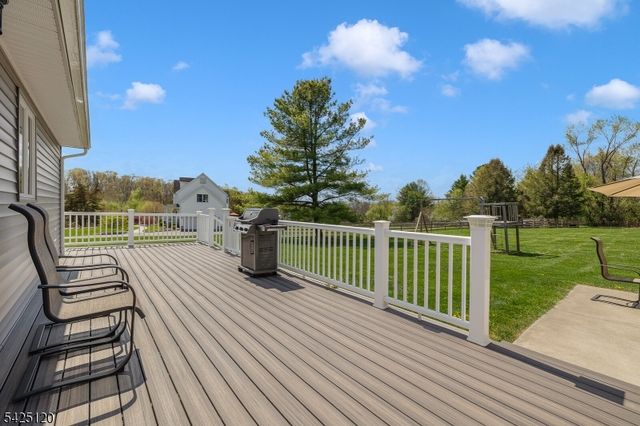 33 Hog Hollow Rd, Alexandria Twp., NJ 08867