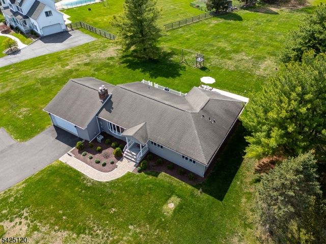 33 Hog Hollow Rd, Alexandria Twp., NJ 08867