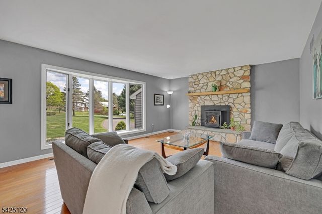 33 Hog Hollow Rd, Alexandria Twp., NJ 08867