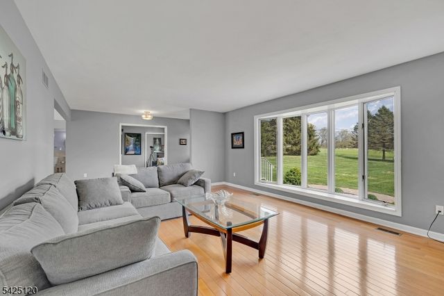 33 Hog Hollow Rd, Alexandria Twp., NJ 08867