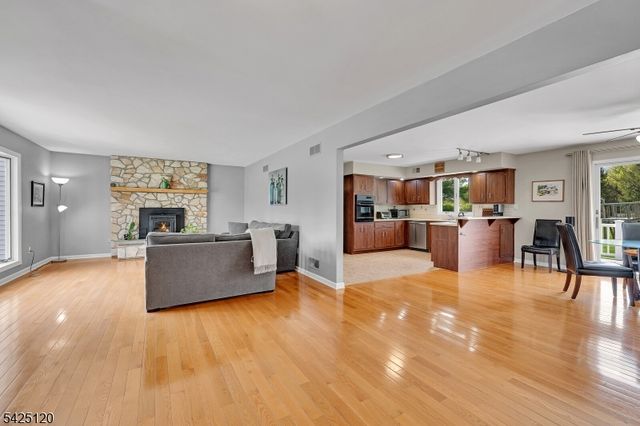 33 Hog Hollow Rd, Alexandria Twp., NJ 08867