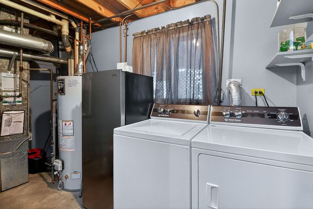 1580 College Lane S, Wheaton, IL 60189