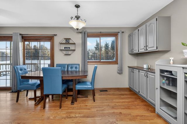 1580 College Lane S, Wheaton, IL 60189