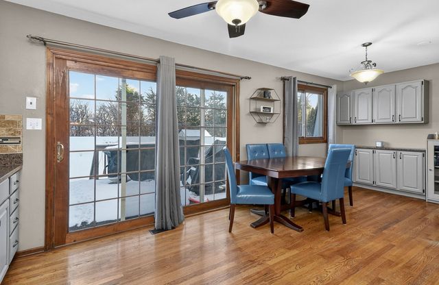 1580 College Lane S, Wheaton, IL 60189