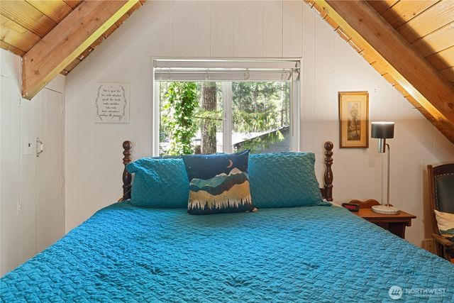 90 N Fircrest Place, Hoodsport, WA 98548