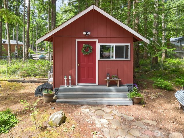 90 N Fircrest Place, Hoodsport, WA 98548