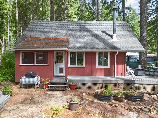 90 N Fircrest Place, Hoodsport, WA 98548