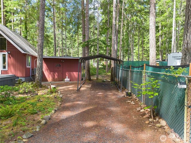 90 N Fircrest Place, Hoodsport, WA 98548