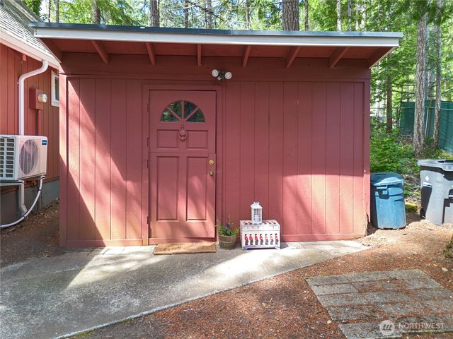 90 N Fircrest Place, Hoodsport, WA 98548