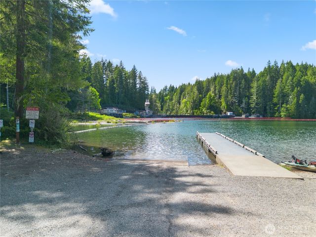 90 N Fircrest Place, Hoodsport, WA 98548