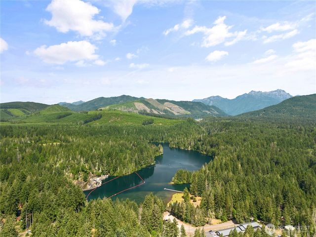 90 N Fircrest Place, Hoodsport, WA 98548