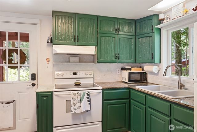 90 N Fircrest Place, Hoodsport, WA 98548