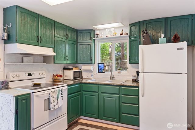 90 N Fircrest Place, Hoodsport, WA 98548