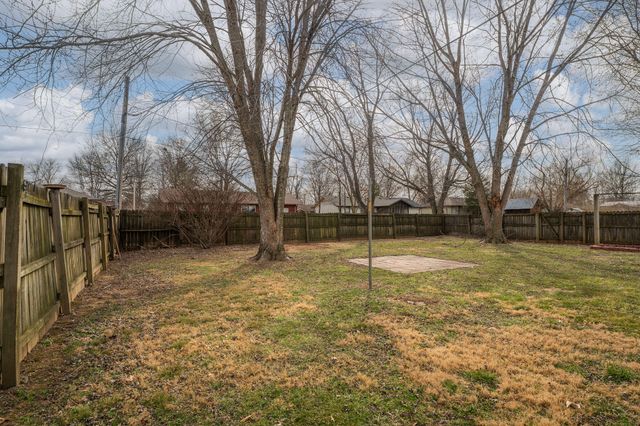 602 E Dyann Drive, Nixa, MO 65714
