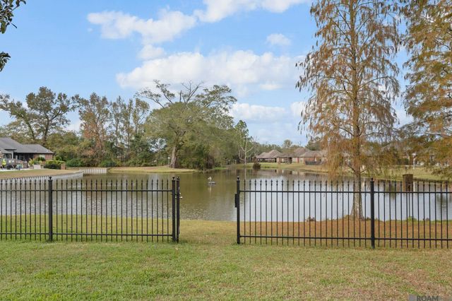 35430 Oak Manor Ave, Geismar, LA 70734