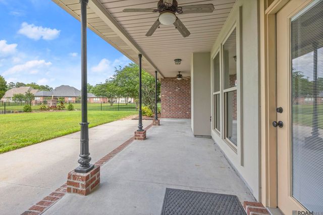 35430 Oak Manor Ave, Geismar, LA 70734