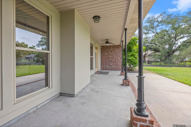 35430 Oak Manor Ave, Geismar, LA 70734