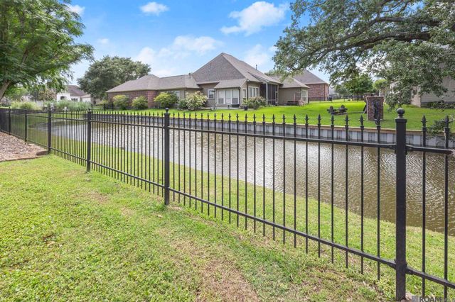 35430 Oak Manor Ave, Geismar, LA 70734
