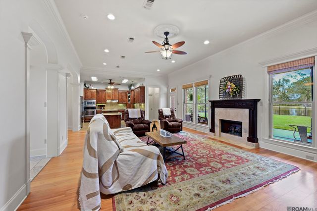 35430 Oak Manor Ave, Geismar, LA 70734