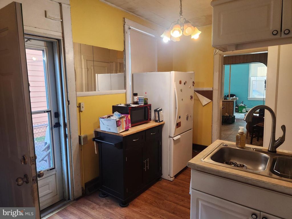 Image 10 of property listing at 117 NEVIN ST, Lancaster, PA 17603