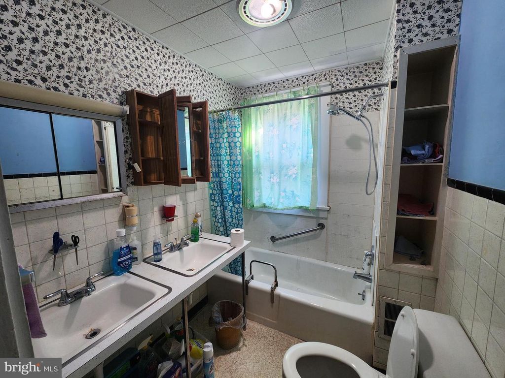 Image 16 of property listing at 117 NEVIN ST, Lancaster, PA 17603