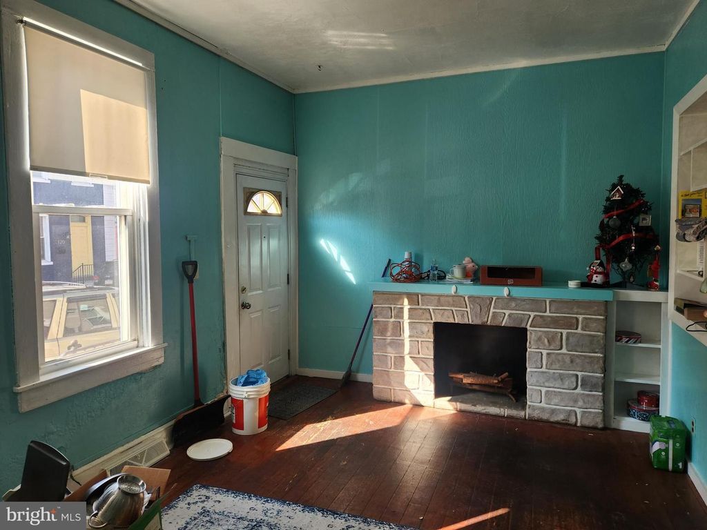 Image 4 of property listing at 117 NEVIN ST, Lancaster, PA 17603