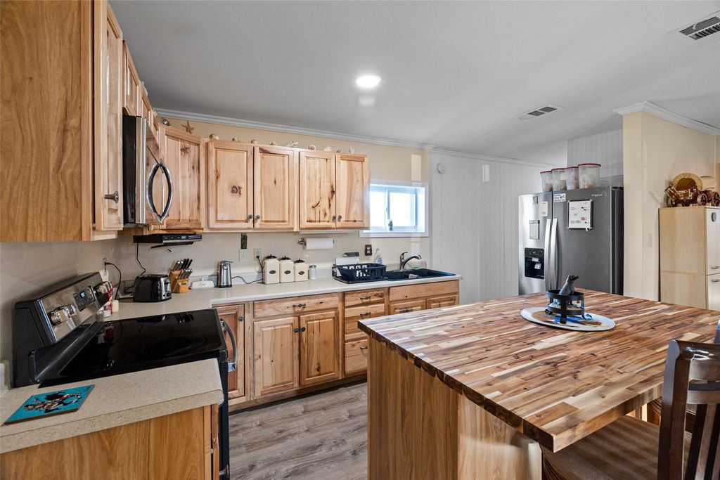 810 Neptune Drive, Granbury, TX 76049