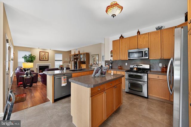 4 REDBUD DR, Sicklerville, NJ 08081