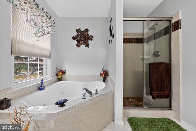 4 REDBUD DR, Sicklerville, NJ 08081