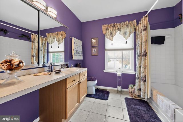 4 REDBUD DR, Sicklerville, NJ 08081