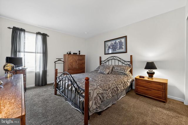 4 REDBUD DR, Sicklerville, NJ 08081