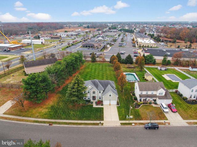 4 REDBUD DR, Sicklerville, NJ 08081