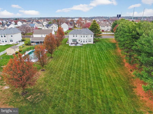 4 REDBUD DR, Sicklerville, NJ 08081