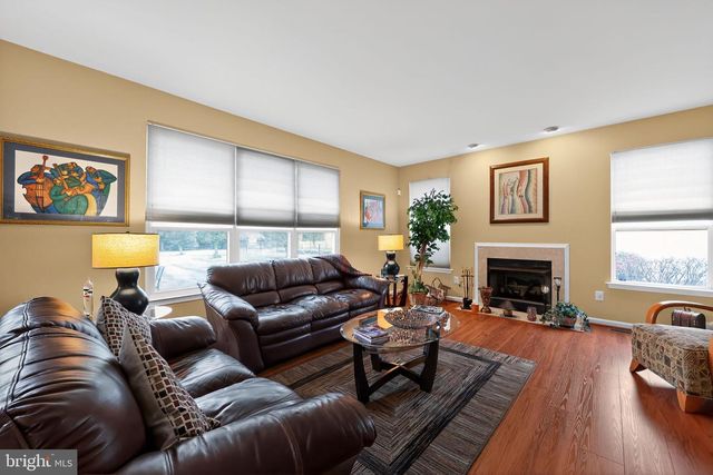 4 REDBUD DR, Sicklerville, NJ 08081