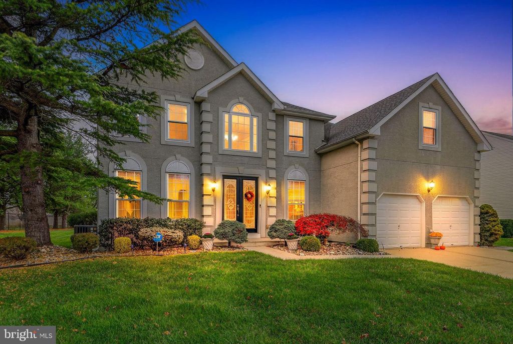 4 REDBUD DR, Sicklerville, NJ 08081