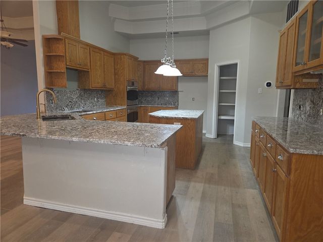4201 Lake Apache Dr, Corpus Christi, TX 78413
