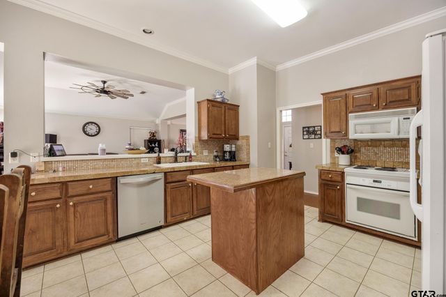 1820 Topaz Cove, Whitehouse, TX 75791