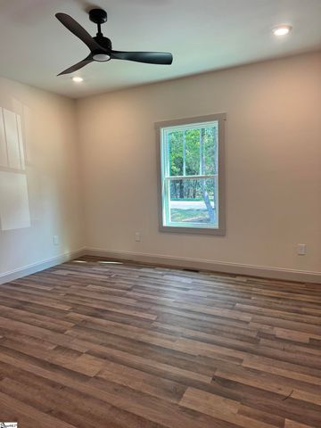 7406 S Pine Street, Pacolet, SC 29372