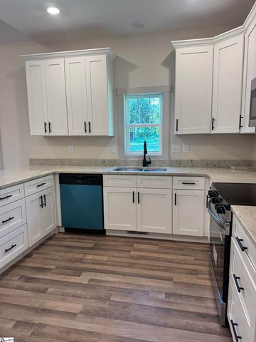7406 S Pine Street, Pacolet, SC 29372