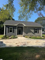 7406 S Pine Street, Pacolet, SC 29372