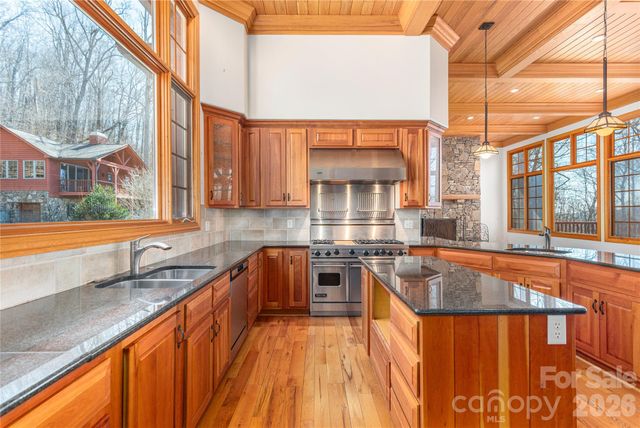 98 Flat Creek Road, Fairview, NC 28730