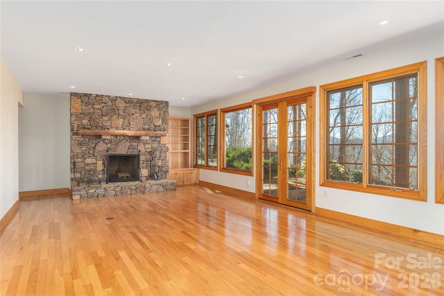 98 Flat Creek Road, Fairview, NC 28730