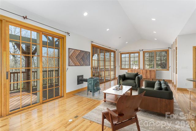 98 Flat Creek Road, Fairview, NC 28730