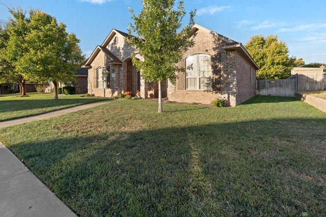 8310 Taos Drive, Amarillo, TX 79118