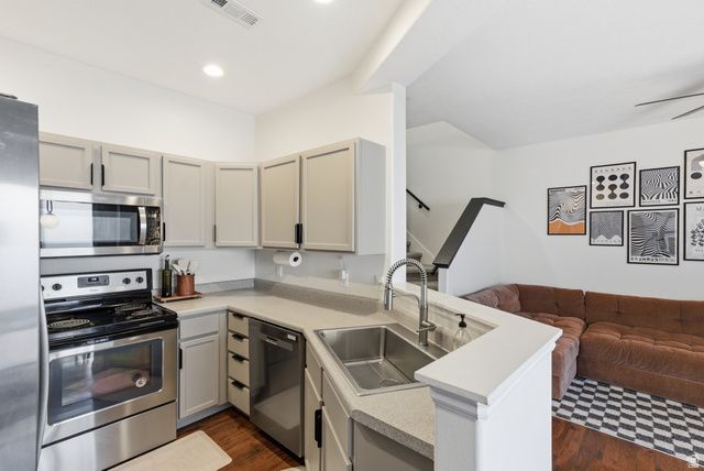 181 E MOUNTAIN PEAK DR, Draper, UT 84020