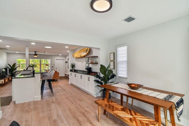 702 NE 10th Avenue, Boynton Beach, FL 33435